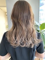 シア(sia)&nbsp;ミルクベージュグラデーション