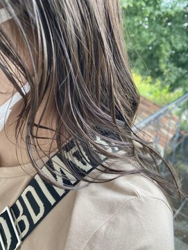 パディントン(Paddington) サファイアが隠し味♪甘めベージュの愛されミディー☆