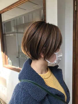 カウチ(Kauti) 丸みのあるショートボブ