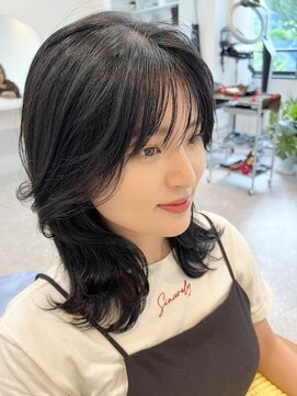 ファチュール(fAture.) くびれ★レイヤー★ブルーブラック★小顔ミディ