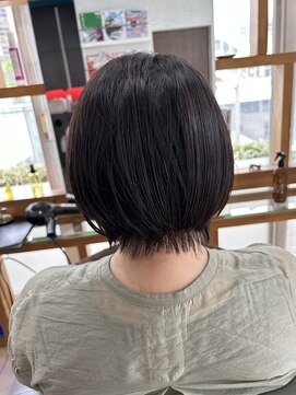 スタジオ アルファプラス 日暮里店(studio α+) ステップボーンカットカットボブショートハイライト白髪ぼかし