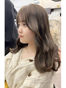 ビューオオサカ(VIEW OSAKA) オリーブカラー×顔まわり♪