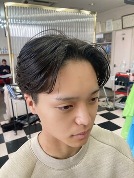 ハウディー(HOWDY) センターパート　前下がりスタイル【HOWDY前橋店】