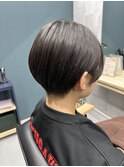 耳掛け刈り上げショート