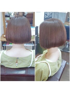 前下りショートボブスタイル