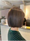 上品ストレート×毛先ぱつっとボブ