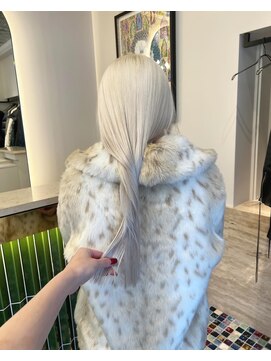 リリック(LYLICK) ホワイトブロンド