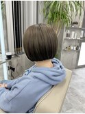 ミニボブ×オリーブグレージュ