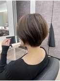 丸みショートボブレイヤーカットケアブリーチ