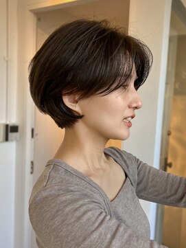 前髪長めのレイヤーショートボブ白金目黒