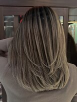 スリー(three)&nbsp;シャドウルーツ