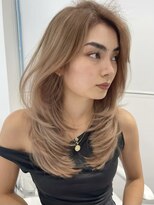 ヨロ 上野(YOLO)&nbsp;ハイライトカラーミルクティーベージュレイヤーカット