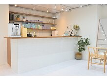 待ち時間なしの完全マンツーマン施術◎最初から最後まで一人のトップスタイリストが担当