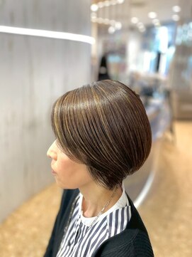 アース 土気あすみが丘店(HAIR&MAKE EARTH) 白髪ぼかしハイライトショートヘア