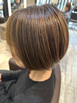 ルッカヘアガーデン 鶴ヶ島店 丸みショート/白髪ぼかしハイライト/ナチュラルハイライト
