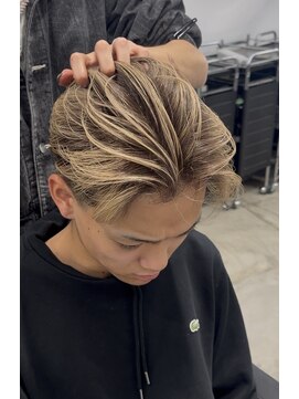 ピア ヤクイン(Pia Yakuin) 海外風バレイヤージュ