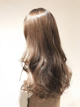 ビアンコ(BlANCO) 【 BLANCO】硬い髪質の方でも柔らかさ感じるカラー