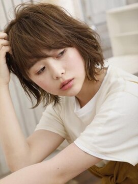 ミンクス 銀座店(MINX) インナカラーがおしゃれ！毛先外ハネショートボブ