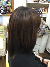 カツトハウス わんぽいんと セミロングで纏まるヘアー
