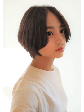 レウナ 外苑前(Reuna) 【30代40代50代に人気】カットで決まる大人可愛いひし形ショート