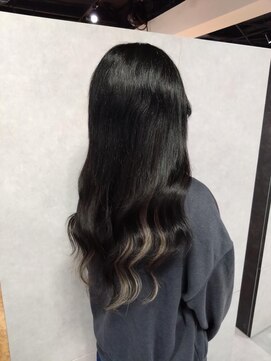 ニーナ ビューティーサロン(NINA Beauty Salon) プルエクステでインナーカラー