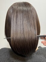 エヌポータル(N portal)&nbsp;広がる髪は縮毛矯正or髪質改善 ビフォーアフター付き