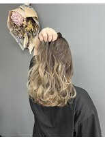 ラフィネ(Raffine) グラデーションカラー/グレージュ/巻き髪