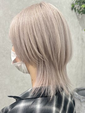 ロウル 渋谷(LOWRL) シルキーホワイト/ケアブリーチカラー