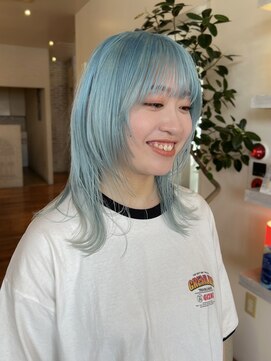 ビアンカ カマクラ(bianca) 《レイヤーカット×アイスブルー》