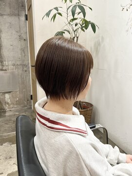 ヴィップルーム(viproom) ツヤ髪スタイルニュアンスカラーショートボブセンターパート