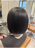大人可愛い黒髪ナチュラルボブスタイル丸み小顔スタイル