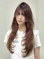 ロムーク 表参道(LOMKH)&nbsp;小顔ロングレイヤーカット顔周り秋グレージュカラー透明感カラー