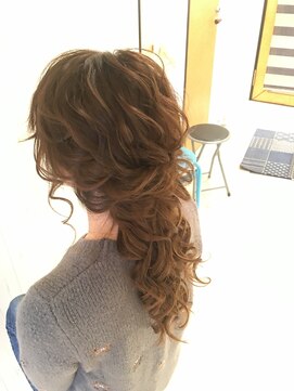 アイビス(AIBIZ) ポニーテール風