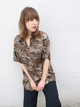 サバービア(suburbia) 『カット+ファストブリーチ+ホワイトグレージュ』