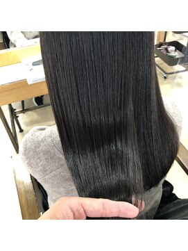 アンフィシュピトロワ(AnFye spi tlow) ［AnFye］艶髪ケアスタイル