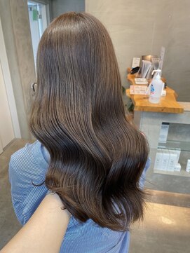 ジーナ 船橋(Zina) オトナ女子ツヤ髪アッシュカラーふんわりミディシースルーバング