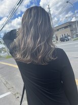 ブロンドバイピンキー(Blond by Pinky) コントラスティーハイライト