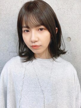 テテ(tete.) 黒髪切りっぱなし表面レイヤーミディアム