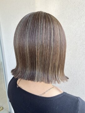 アンドシー(and c) ハイライトでつくるナチュラルベージュ　MIKU