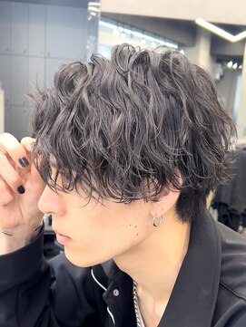 フィフス トウキョウ (fifth TOKYO) マッシュセンターパートウルフパーマ緩め波巻きスパイラルパーマ