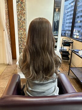 アズーア ヘアーアンドスパ(azure hair&spa) ヘーゼルベージュ／ブリーチ1回～／横浜／ハイトーン