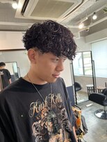 イリ 梅田(ili)&nbsp;ハードなスパイラルパーマ/村上佳那多