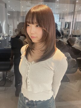 ジーナ 福岡天神(Zina) 福岡天神韓国風レイヤーカット/小顔カット