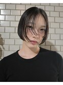 長めの前髪でクールなボブに！