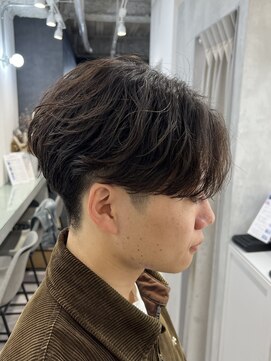 ボンドストーリールミエール(Bond Story lumiere) メンズ／センターパート/ニュアンスフェザー/緩めパーマ