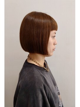 イタクラ 赤道店 (ITAKURA) ワイドバング/オン眉/切りっぱなしボブ/個性派ボブ/ボブ