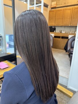 40代に人気な艶出しストレートパーマ