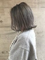 ヘアーブリーズ(hair breeze) 20代30代40代外ハネアッシュグレージュ肩ライン耳掛け