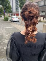 エンタリティリット(entality lit)&nbsp;【entalitylit】周りと差がつく！個性派ポニーテールアレンジ☆