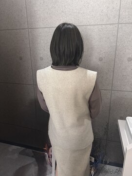 ウニュ(unu.) オリーブカラー、ボブヘア、ハイライト、髪質改善